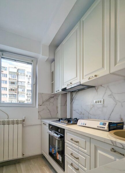 Metrou Dristor, Decebal, Prima Inchiriere, Studio 40 mp, Boiler, AC