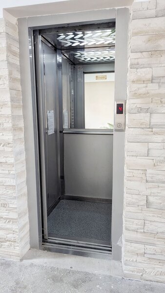 Metrou Dristor, Decebal, Prima Inchiriere, Studio 40 mp, Boiler, AC